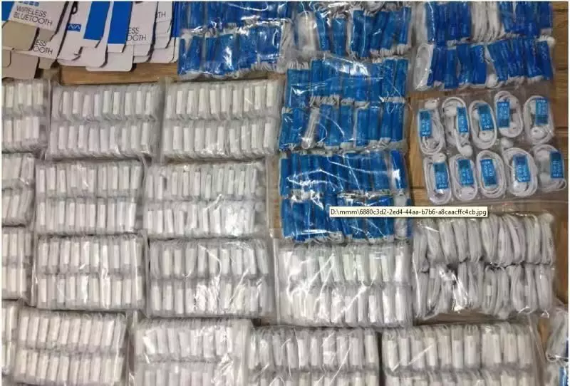 विदेशी स्मार्टफोन बनाने वाली कंपनी का भारतीय बाजार में की छापेमारी, बरामद हुआ माल