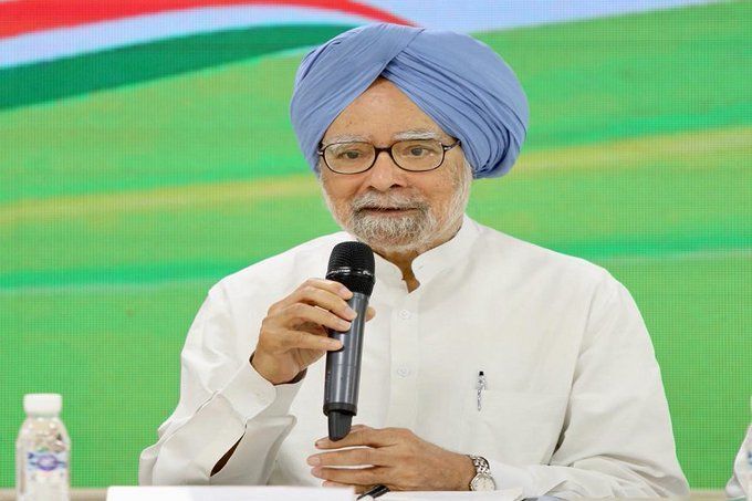 मनमोहन सिंह ने अर्थव्यवस्था को लेकर केंद्र पर साधा निशाना मनमोहन सिंह ने अर्थव्यवस्था को लेकर केंद्र पर साधा निशाना