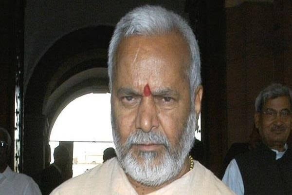 शाहजहांपुर मामला: पीड़िता ने सबूत के तौर पर 43 वीडियो की एक पेनड्राइव एसआईटी को सौंपी शाहजहांपुर मामला: पीड़िता ने सबूत के तौर पर 43 वीडियो की एक पेनड्राइव एसआईटी को सौंपी