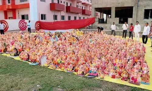 लातूर में पहली बार गणेश प्रतिमाओं का नहीं हुआ जल में विसर्जन, ये है बड़ी वजह लातूर में पहली बार गणेश प्रतिमाओं का नहीं हुआ जल में विसर्जन, ये है बड़ी वजह