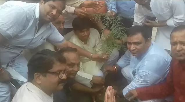 प्रधानमंत्री  के जन्मदिवस पर प्रभारी मंत्री ने जिला अस्पताल का निरीक्षण