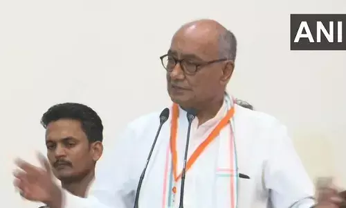 भगवा वस्त्र पहनकर मंदिरों में बलात्कार हो रहे:-दिग्विजय सिंह भगवा वस्त्र पहनकर मंदिरों में बलात्कार हो रहे:-दिग्विजय सिंह