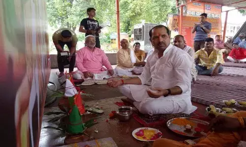 रायबरेली में कांग्रेस MLA ने किया PM मोदी की दीर्घायु के लिए सूर्य यज्ञ रायबरेली में कांग्रेस MLA ने किया PM मोदी की दीर्घायु के लिए सूर्य यज्ञ