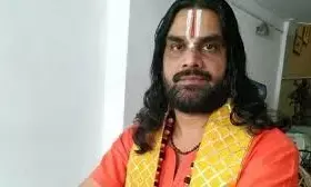 मध्य प्रदेश: कंप्यूटर बाबा के सामने आये हैकर बाबा