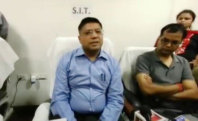 चिन्मयानंद ही नहीं पीड़िता के 2 चचेरे भाई समेत 3 लोग और गिरफ्तार चिन्मयानंद ही नहीं पीड़िता के 2 चचेरे भाई समेत 3 लोग और गिरफ्तार