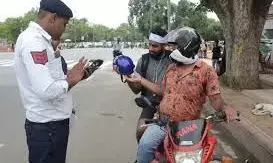 पता लगाना चाहते है कब, क्यों और कहां कटा है आपका चालान, तो ऐसे चेक करें पता लगाना चाहते है कब, क्यों और कहां कटा है आपका चालान, तो ऐसे चेक करें