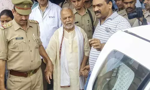 जेल में बंद चिन्मयानंद की हालत बिगड़ी, भेजे गए लखनऊ केजीएमयू