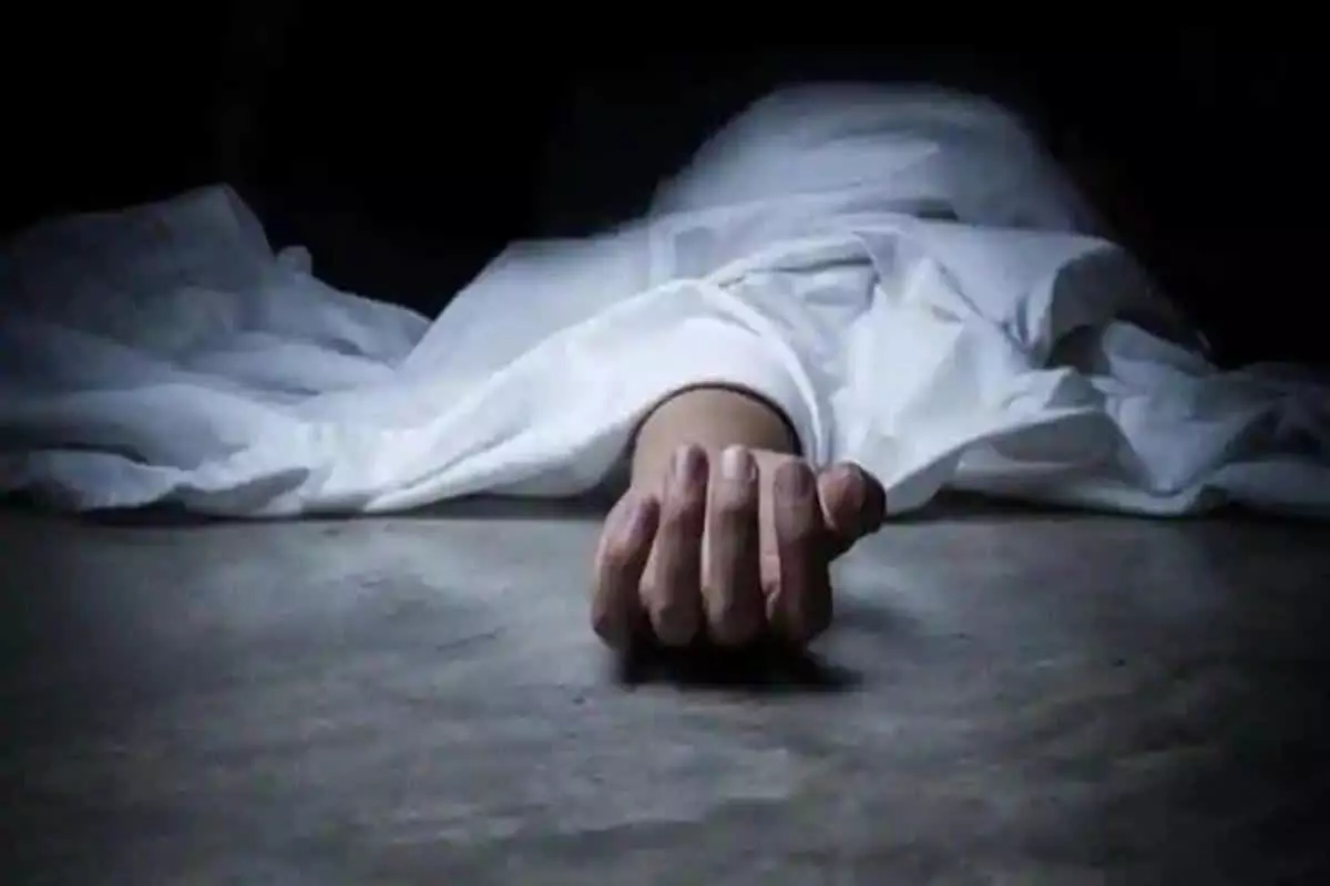 इंदौर : होटल के कमरे में एक ही परिवार के 4 लोगों के शव मिले, मचा हड़कंप