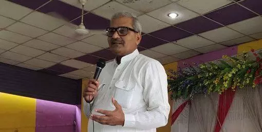 BJP सांसद जनार्दन मिश्रा ने IAS को दी मंच से धमकी, कहा- गढ्ढे में दफनाऊंगा BJP सांसद जनार्दन मिश्रा ने IAS को दी मंच से धमकी, कहा- गढ्ढे में दफनाऊंगा