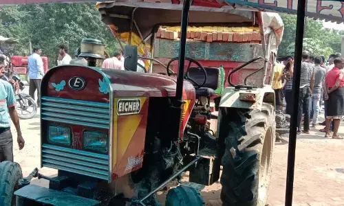 कानपुर में ईटा से भरे ट्रैक्टर ने दो बाइक सवारों को कुचला, मौके पर मौत