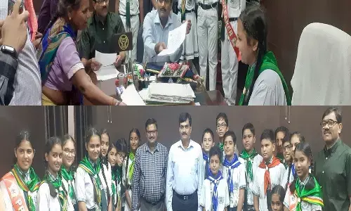 इस आईएएस अधिकारी ने की बच्चों की हौसलाअफजाई  ,डीएम की कुर्सी पर बैठकर बच्चो ने सुनी जनता की फरियाद