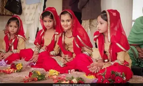 नवरात्रों में 2 से 9 साल तक की कन्याओं का करना चाहिए पूजन नवरात्रों में 2 से 9 साल तक की कन्याओं का करना चाहिए पूजन