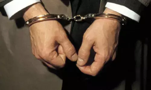 PM मोदी पर आपत्तिजनक टिप्पणी करना बाप-बेटा को पड़ा भारी, दोनों भेजे गए जेल PM मोदी पर आपत्तिजनक टिप्पणी करना बाप-बेटा को पड़ा भारी, दोनों भेजे गए जेल