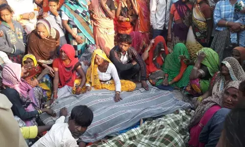 बुलंदशहर में बड़ा हादसा, सो रहे श्रद्धालुओं को कुचलती हुई बस निकल गई , रह गया लाशों के ढेर