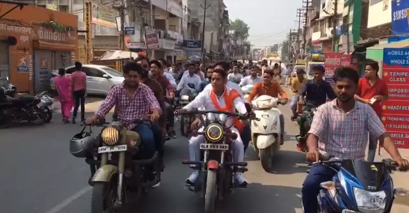 बिग बॉस का विरोध : अखिल भारतीय ब्राह्मण समाज के लोगों ने बाइक रैली निकाल शो बंद करने की उठाई मांग