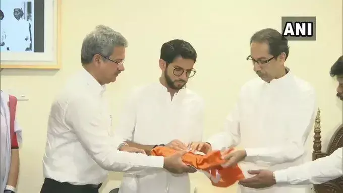 महाराष्ट्र चुनाव: शिवसेना ने घोषणा पत्र किया जारी, आरे पर किया ये बड़ा वादा