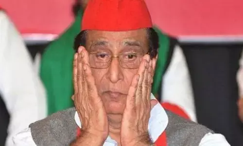 भावुक होकर रो पड़े आजम खान, बोले- बता दो मेरी खता क्या है...मुझे इंसाफ दो भावुक होकर रो पड़े आजम खान, बोले- बता दो मेरी खता क्या है...मुझे इंसाफ दो