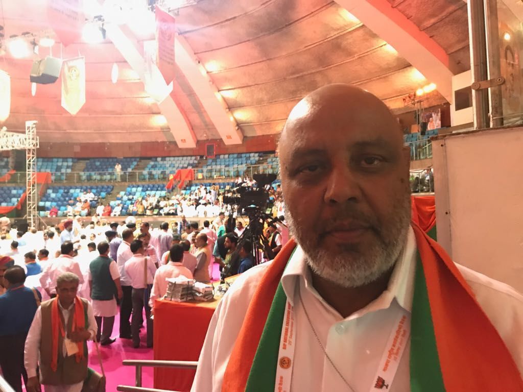 महराजगंज में इस विधायक के लेटर ने डीएम के सिंहासन को हिला दिया महराजगंज में इस विधायक के लेटर ने डीएम के सिंहासन को हिला दिया