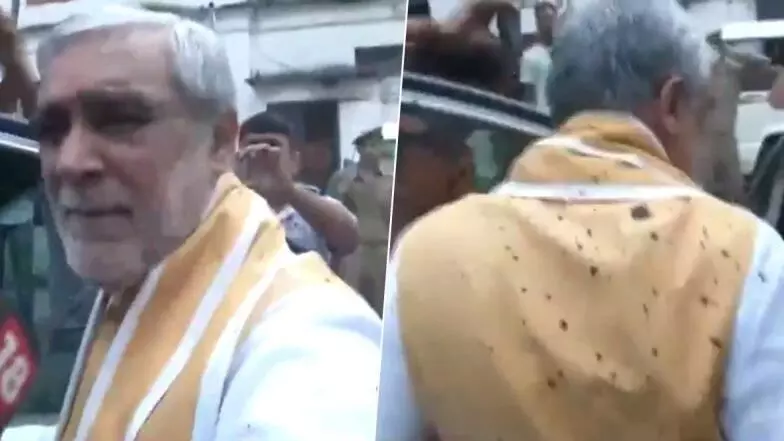 पटना में केंद्रीय मंत्री अश्विनी चौबे पर फेंकी गई स्याही, देखिए- VIDEO