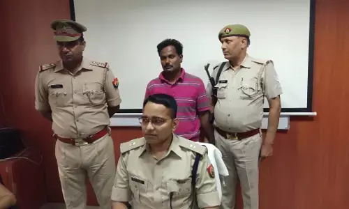 नोएडा :अवैध संबधो के चलते पति ने की पत्नी की हत्या नोएडा :अवैध संबधो के चलते पति ने की पत्नी की हत्या