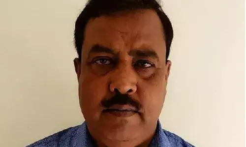 बरेली में सरेआम पत्रकार के भाई डॉ अकरम खान की गोली मारकर हत्या बरेली में सरेआम पत्रकार के भाई डॉ अकरम खान की गोली मारकर हत्या