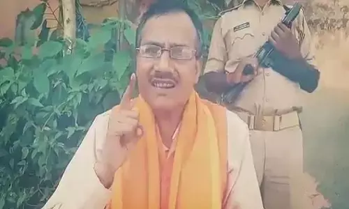 कमलेश तिवारी का मौत से पहले का यह वीडियो आया सामने, कमलेश इस वीडियो में प्रशासन से कैसे लगा रहे सुरक्षा की गुहार कमलेश तिवारी का मौत से पहले का यह वीडियो आया सामने, कमलेश इस वीडियो में प्रशासन से कैसे लगा रहे सुरक्षा की गुहार