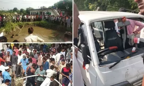 शाजापुर में बच्चों से भरी स्कूल वैन गिरी कुंए में, मची चीखपुकार चार बच्चों की मौत शाजापुर में बच्चों से भरी स्कूल वैन गिरी कुंए में, मची चीखपुकार चार बच्चों की मौत