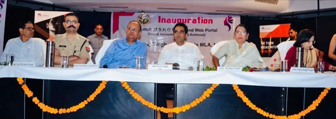 शोर ऐप से रूकेगा नोएडा में कार्य करने वाली महिलाओं का उत्पीड़न शोर ऐप से रूकेगा नोएडा में कार्य करने वाली महिलाओं का उत्पीड़न