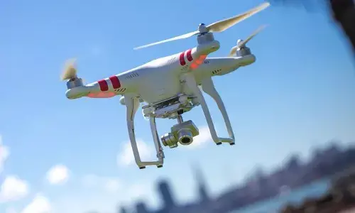 भारतीय सीमा में दिखे 3 पाकिस्तानी ड्रोन, सुरक्षा एजेंसियां सतर्क