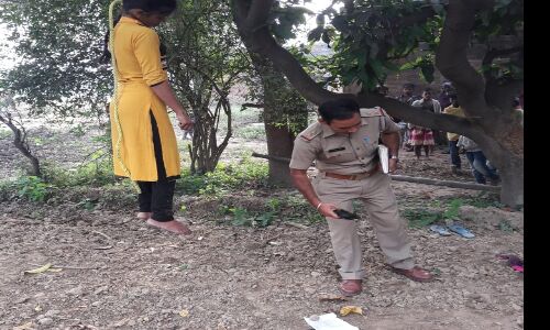 कोटेदार से प्रताड़ित युवती ने फांसी लगाकर की आत्महत्या कोटेदार से प्रताड़ित युवती ने फांसी लगाकर की आत्महत्या