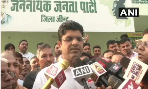 दुष्यंत चौटाला बने जब डिप्टी सीएम तो पंद्रह साल बाद किया डेविड ने यह काम, दुष्यंत को भी करना पड़ा ट्विट दुष्यंत चौटाला बने जब डिप्टी सीएम तो पंद्रह साल बाद किया डेविड ने यह काम, दुष्यंत को भी करना पड़ा ट्विट