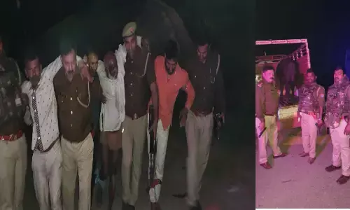 नोएडा पुलिस की बदमाशों से मुठभेड़, आमने सामने की फायरिंग में तीन हुए घायल नोएडा पुलिस की बदमाशों से मुठभेड़, आमने सामने की फायरिंग में तीन हुए घायल