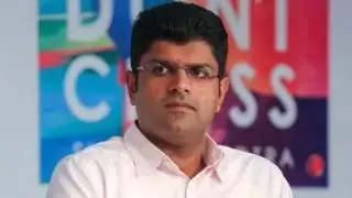 दुष्यंत चौटाला ने चाबी से खोला ताला, बताया किसे देंगे समर्थन?