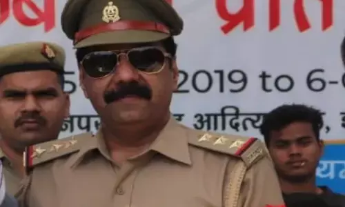 भ्रष्टाचार के आरोप में इंदिरापुरम थाना प्रभारी दीपक शर्मा लाइन हाजिर, शिप्रा चौकी प्रभारी भी हटाये