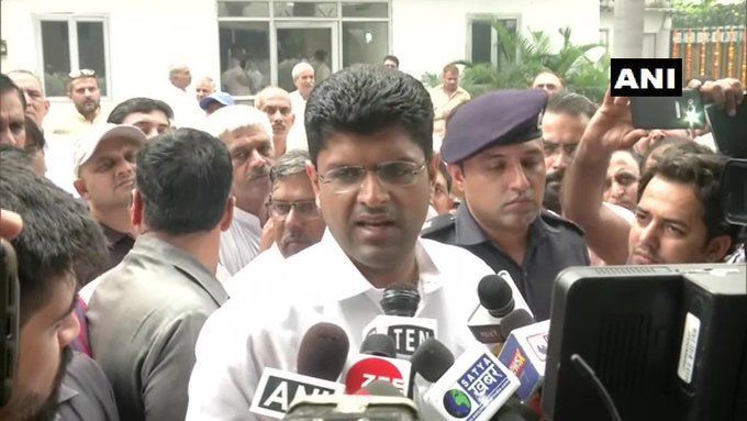 शिवसेना नेता संजय राउत की टिप्पणी पर हरियाणा के डिप्टी सीएम दुष्यंत चौटाला ने दिया जबाब! शिवसेना नेता संजय राउत की टिप्पणी पर हरियाणा के डिप्टी सीएम दुष्यंत चौटाला ने दिया जबाब!