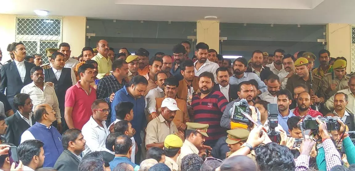 सपा विधायक जवाहर यादव हत्याकांड मामले में करवरिया बंधु दोषी, 4 नवम्बर सुनाई जायेगी सजा ! सपा विधायक जवाहर यादव हत्याकांड मामले में करवरिया बंधु दोषी, 4 नवम्बर सुनाई जायेगी सजा !