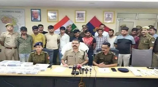 नोएडा पुलिस ने गाडी में लिफ्ट देकर लूट करने वाले सक्रिय तीन गिरोहों का किया खुलासा,10 लुटेरे ड्राइवर गिरफ्तार नोएडा पुलिस ने गाडी में लिफ्ट देकर लूट करने वाले सक्रिय तीन गिरोहों का किया खुलासा,10 लुटेरे ड्राइवर गिरफ्तार