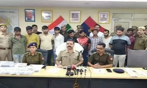 नोएडा पुलिस ने गाडी में लिफ्ट देकर लूट करने वाले सक्रिय तीन गिरोहों का किया खुलासा,10 लुटेरे ड्राइवर गिरफ्तार नोएडा पुलिस ने गाडी में लिफ्ट देकर लूट करने वाले सक्रिय तीन गिरोहों का किया खुलासा,10 लुटेरे ड्राइवर गिरफ्तार