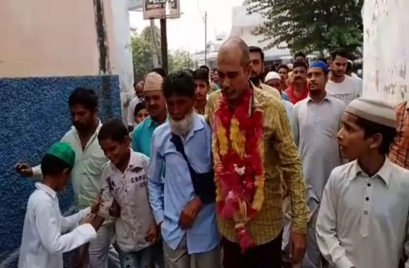 रामपुर CRPF कैंप आतंकी हमला : 12 साल जेल में बिताने के बाद निर्दोष रिहा हुए गुलाब खान..कही ये बड़ी बात रामपुर CRPF कैंप आतंकी हमला : 12 साल जेल में बिताने के बाद निर्दोष रिहा हुए गुलाब खान..कही ये बड़ी बात