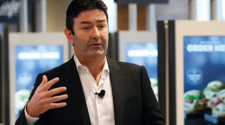 कर्मचारी के साथ रिलेशनशिप में थे मैकडोनाल्ड के सीईओ, कंपनी ने निकाला कर्मचारी के साथ रिलेशनशिप में थे मैकडोनाल्ड के सीईओ, कंपनी ने निकाला