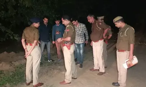 ग्रेटर नोएडा में पुलिस की बदमाशों से मुठभेड़, एक बदमाश को लगी गोली ग्रेटर नोएडा में पुलिस की बदमाशों से मुठभेड़, एक बदमाश को लगी गोली