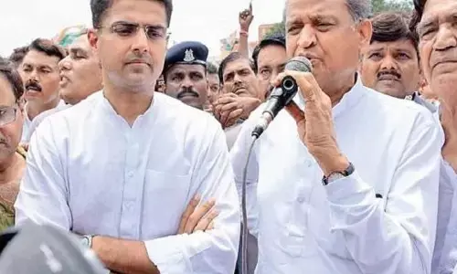 विधायकों के दबाव पर सचिन कर रहे है भागदौड़, माना बगावत करना हमारी बहुत बड़ी भूल थी! विधायकों के दबाव पर सचिन कर रहे है भागदौड़, माना बगावत करना हमारी बहुत बड़ी भूल थी!