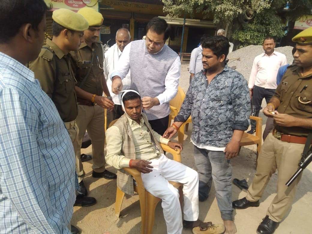 बहराइच पुलिस अधीक्षक सहृदयता पूर्ण कार्य के चलते लोगों की जुबान पर छाए हुए हैं, बहराइच पुलिस अधीक्षक सहृदयता पूर्ण कार्य के चलते लोगों की जुबान पर छाए हुए हैं,