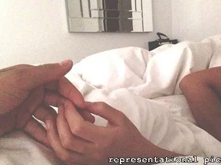 नाबालिक छात्र को रूम में ले जाकर महिला टीचर ने की शारीरिक संबंध बनाने की कोशिश, और फिर ...