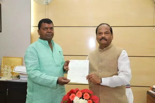 अब झारखंड में बीजेपी से आजसू अड़ी, सांसद ने की सीएम से मुलाकात