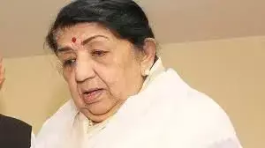 लता मंगेशकर की हालत गंभीर, हेमा मालिनी समेत इन अभिनेत्रियों ने की सलामती की दुआएं