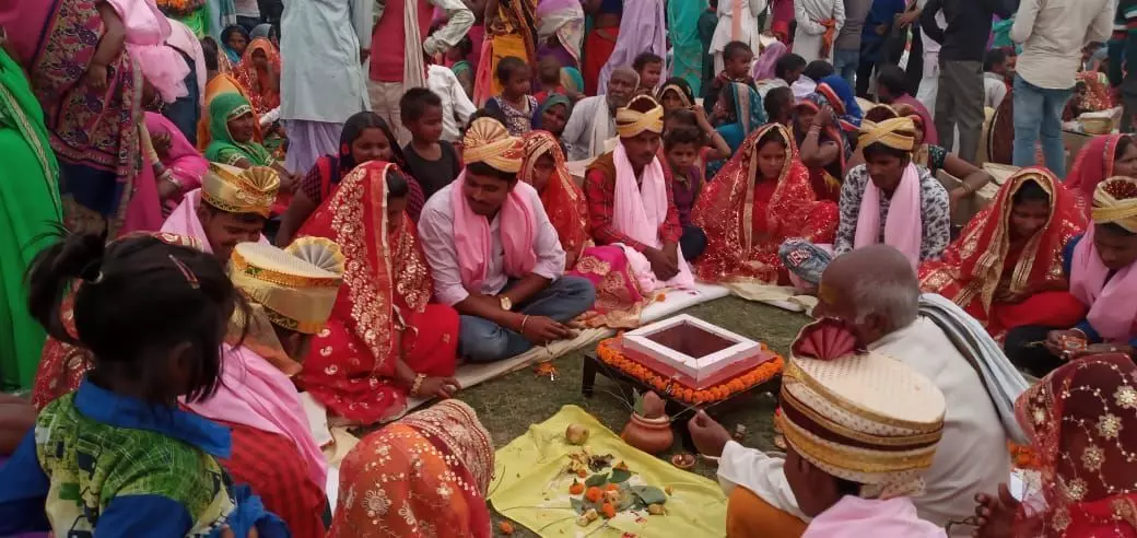 बहराइच गेंदघर मैदान में सम्पन्न हुआ 320 जोड़ों का सामूहिक विवाह बहराइच गेंदघर मैदान में सम्पन्न हुआ 320 जोड़ों का सामूहिक विवाह