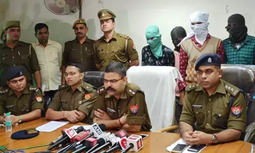 नोएडा पुलिस ने थाना फेस-3 में हुए सामूहिक रेप का किया सनसनीखेज खुलासा, 36 घंटे में चार आरोपी गिरफ्तार नोएडा पुलिस ने थाना फेस-3 में हुए सामूहिक रेप का किया सनसनीखेज खुलासा, 36 घंटे में चार आरोपी गिरफ्तार