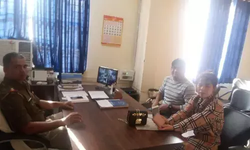 नोएडा पुलिस ने जब चीन की महिला का पर्स लौटाया, तो बोली Thanks Noida Police and UP Police