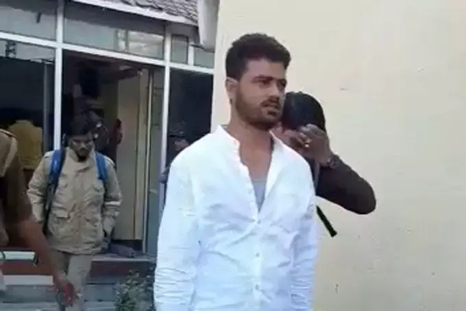 गोरखपुर: पेशी पर आया हत्यारोपी प्रेमिका संग होटल में आपत्तिजनक हालत में मिला